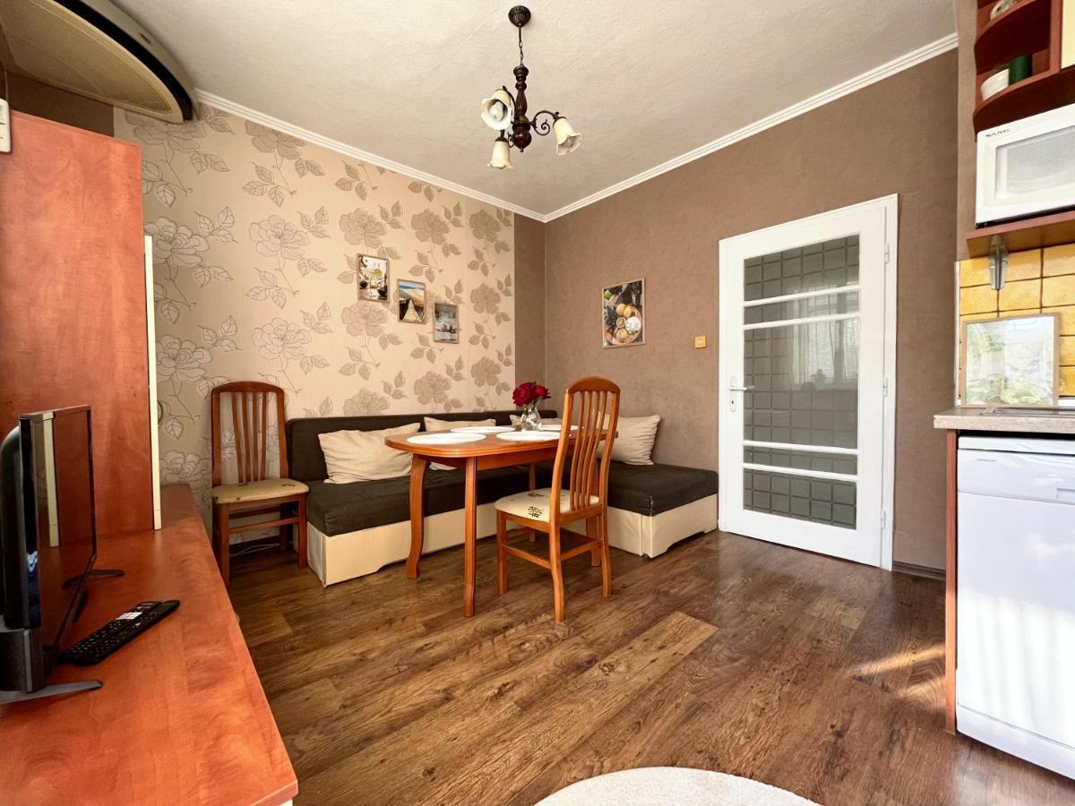 Apartment Acacia Varna Buitenkant foto