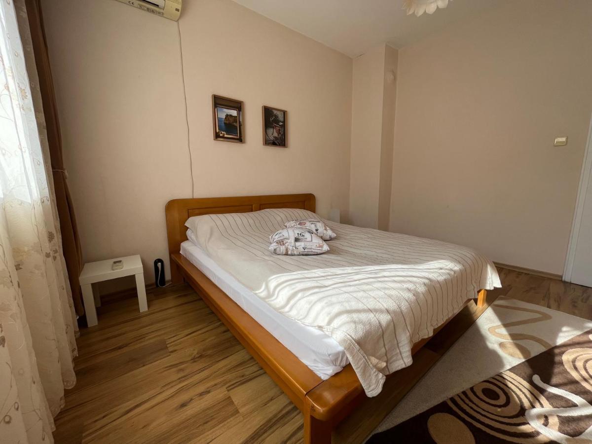 Apartment Acacia Varna Buitenkant foto